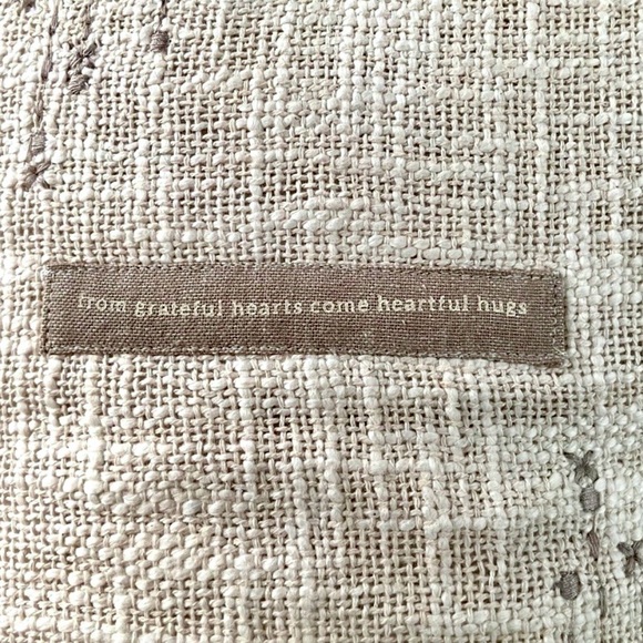 🌸Demdaco Pillow 20” Grateful Hearts - Picture 2 of 11